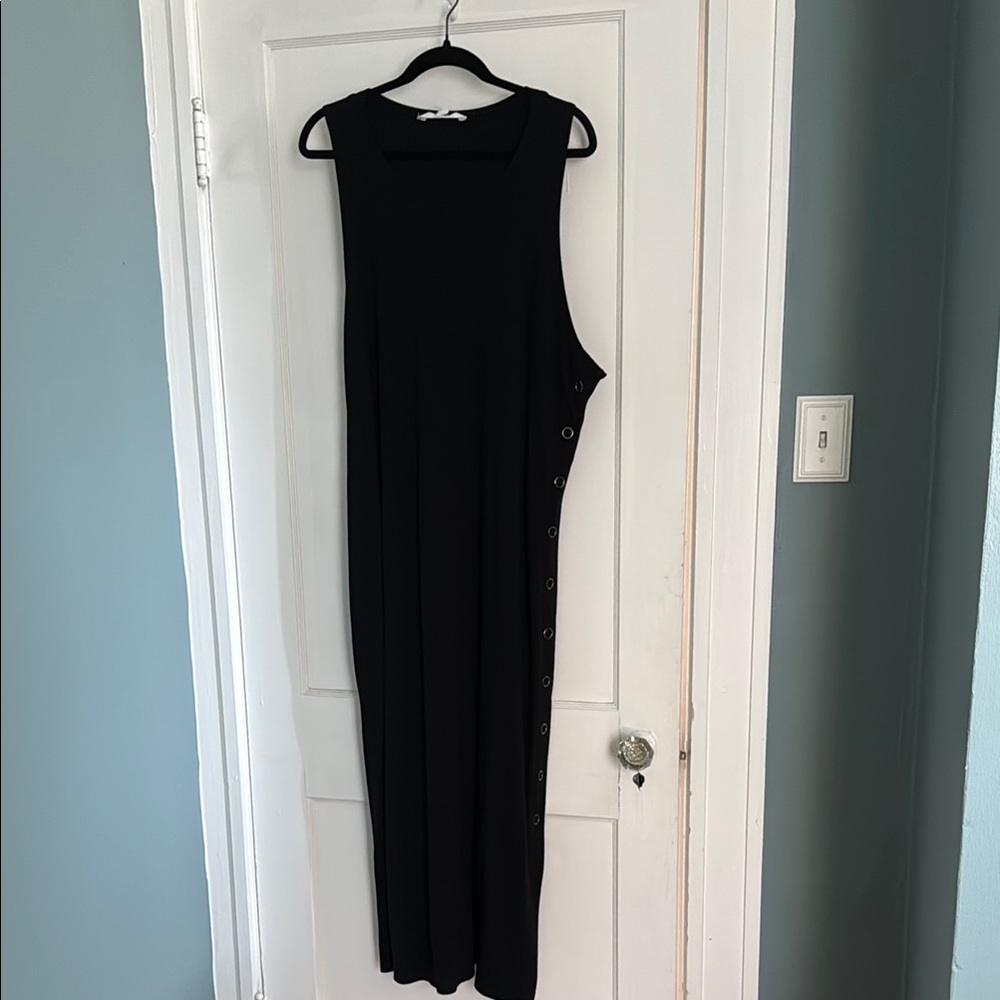 Elegant Black Sleeveless Dress